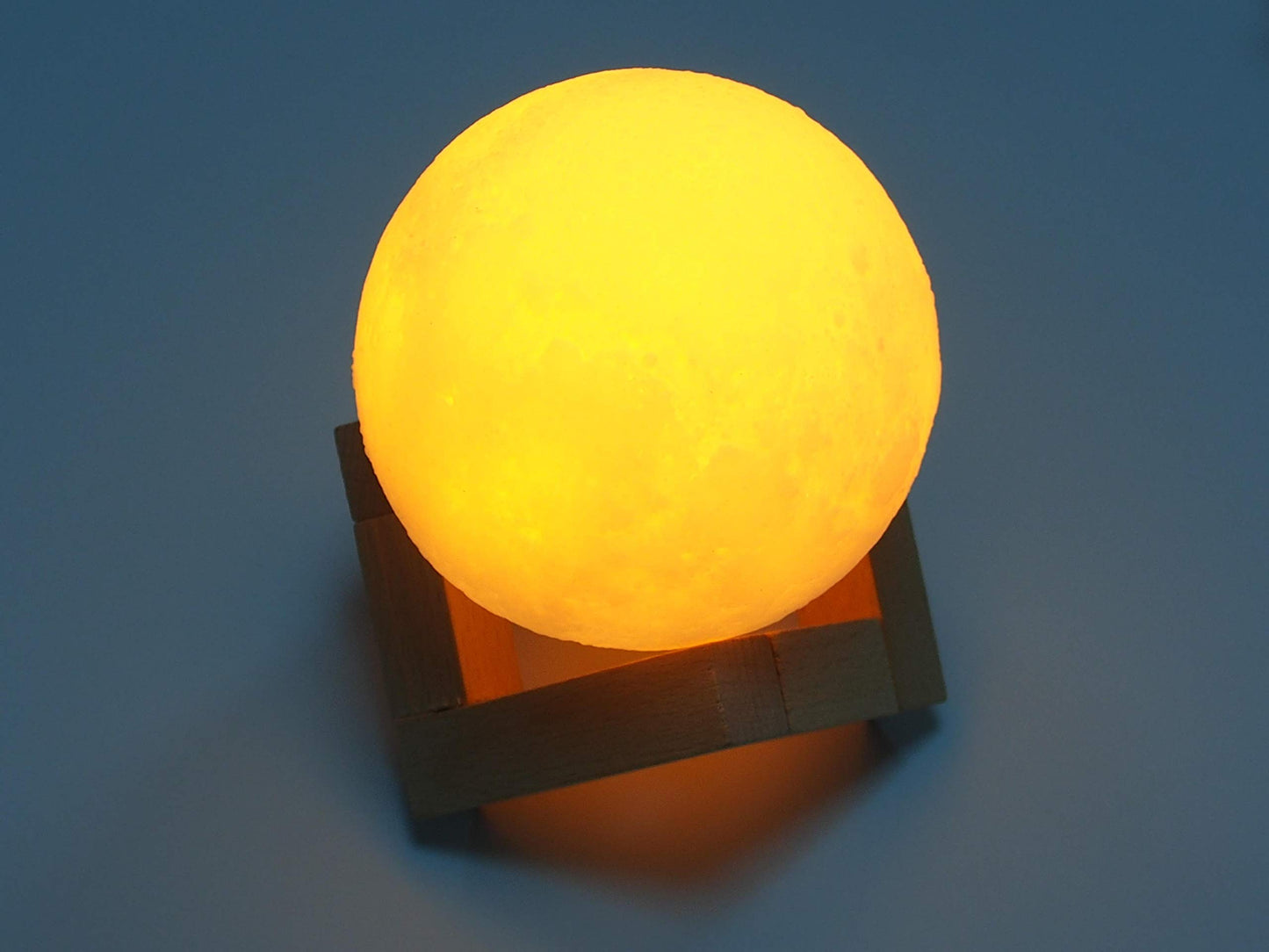 Lunar Glow - LED Moon Lamp