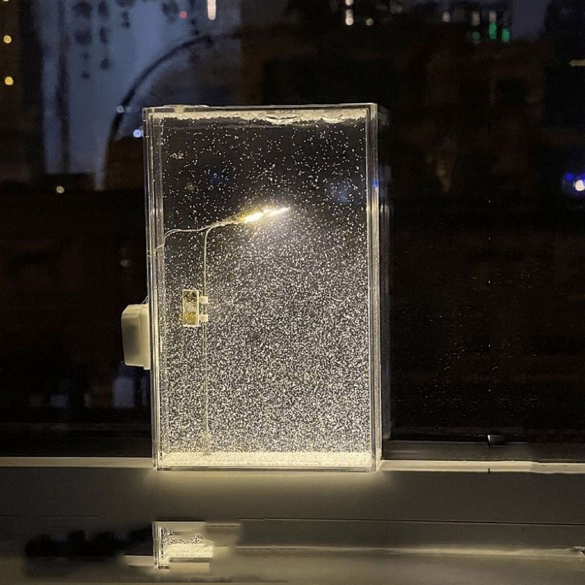 Frost Glow - Snowy Flowing Night Light