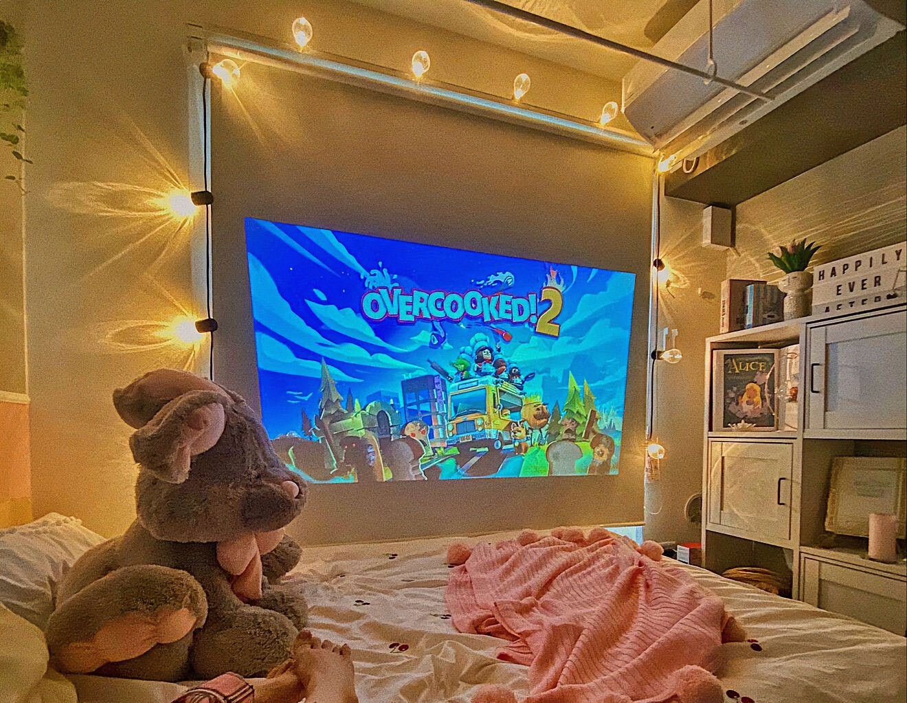 Pocket Cine - Ultra HD Mini Projector